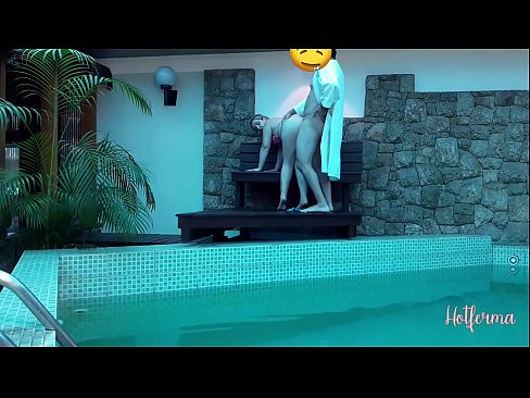 ❤️ Sjef inviterer hushjelp til bassenget, men kunne ikke motstå en varm ️ Jævla video hos oss ﹏